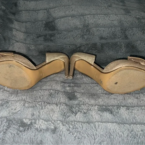 Betsey Johnson Sparkling Gold Heels with Bow - Picture 4 of 5